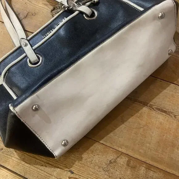 Adrienne Vittadini Black And White Handbag - Picture 7 of 9